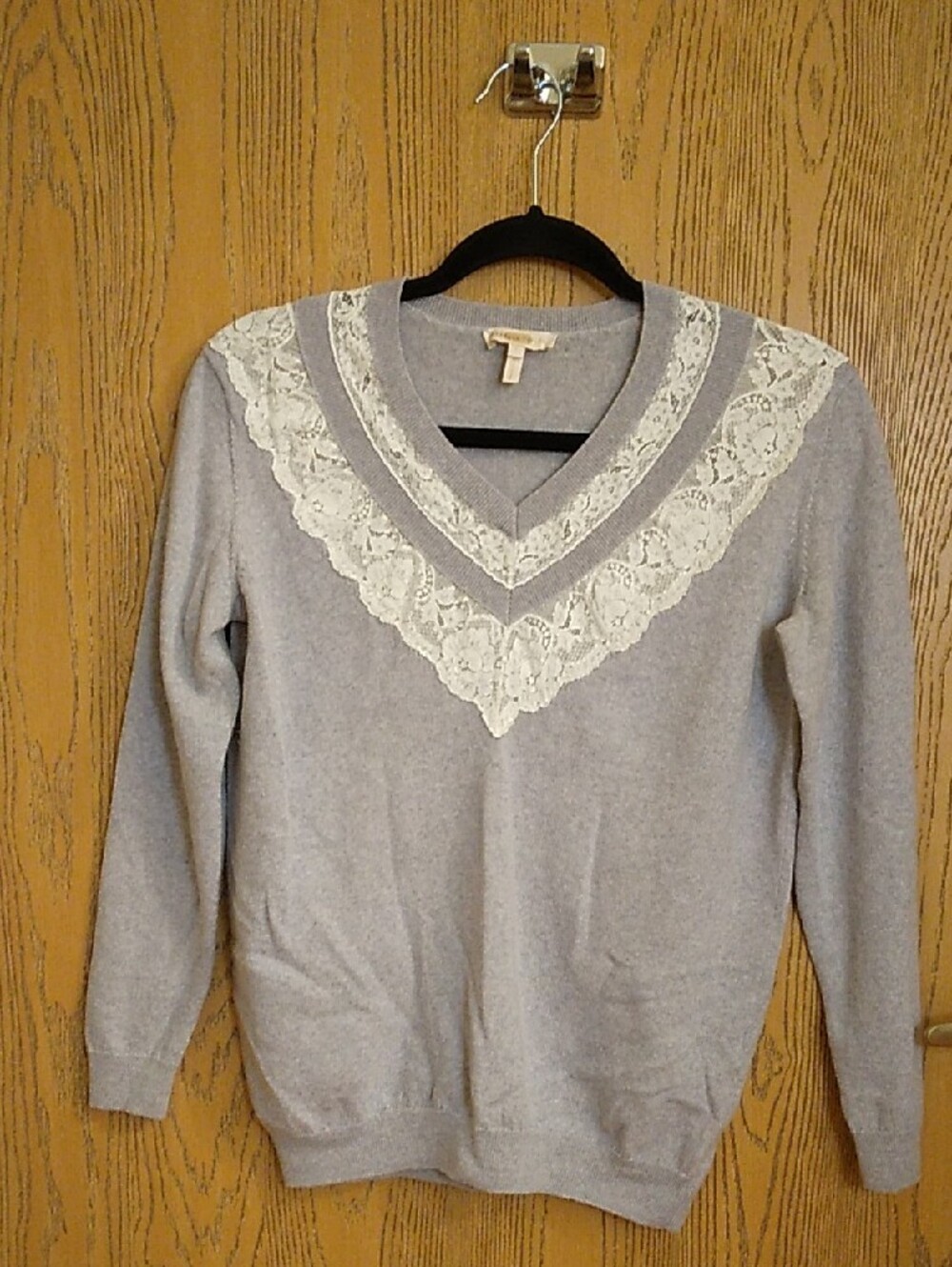 Rebecca Taylor Merino Wool Light Gray V-Neck Sweater with White Lace Trim